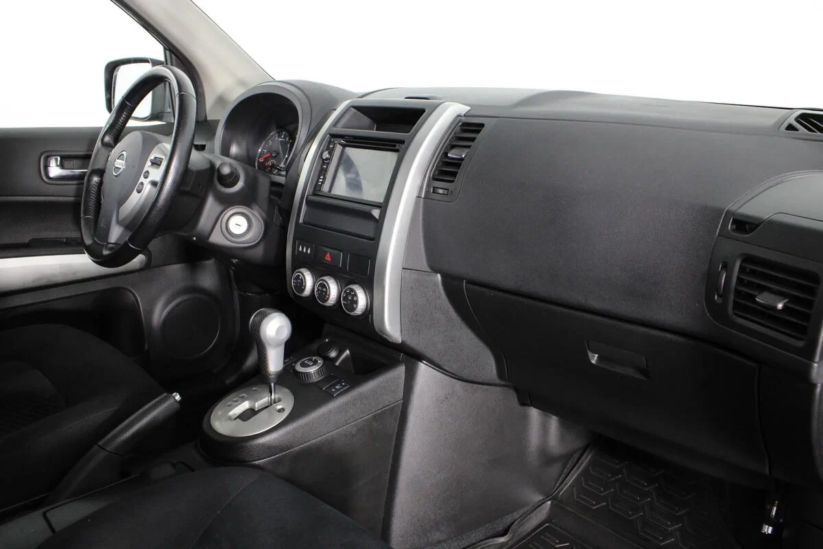 Nissan X-Trail, Черный, 2014, Вариатор, 170 л.с., цена от 1 080 000 руб.