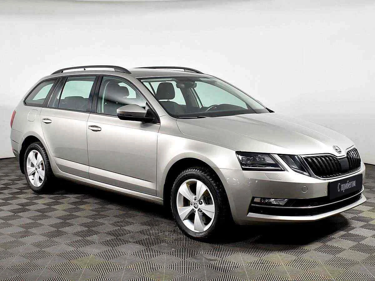 Skoda Octavia, Бежевый, 2017, Робот, 180 л.с., цена от 1 167 000 руб.