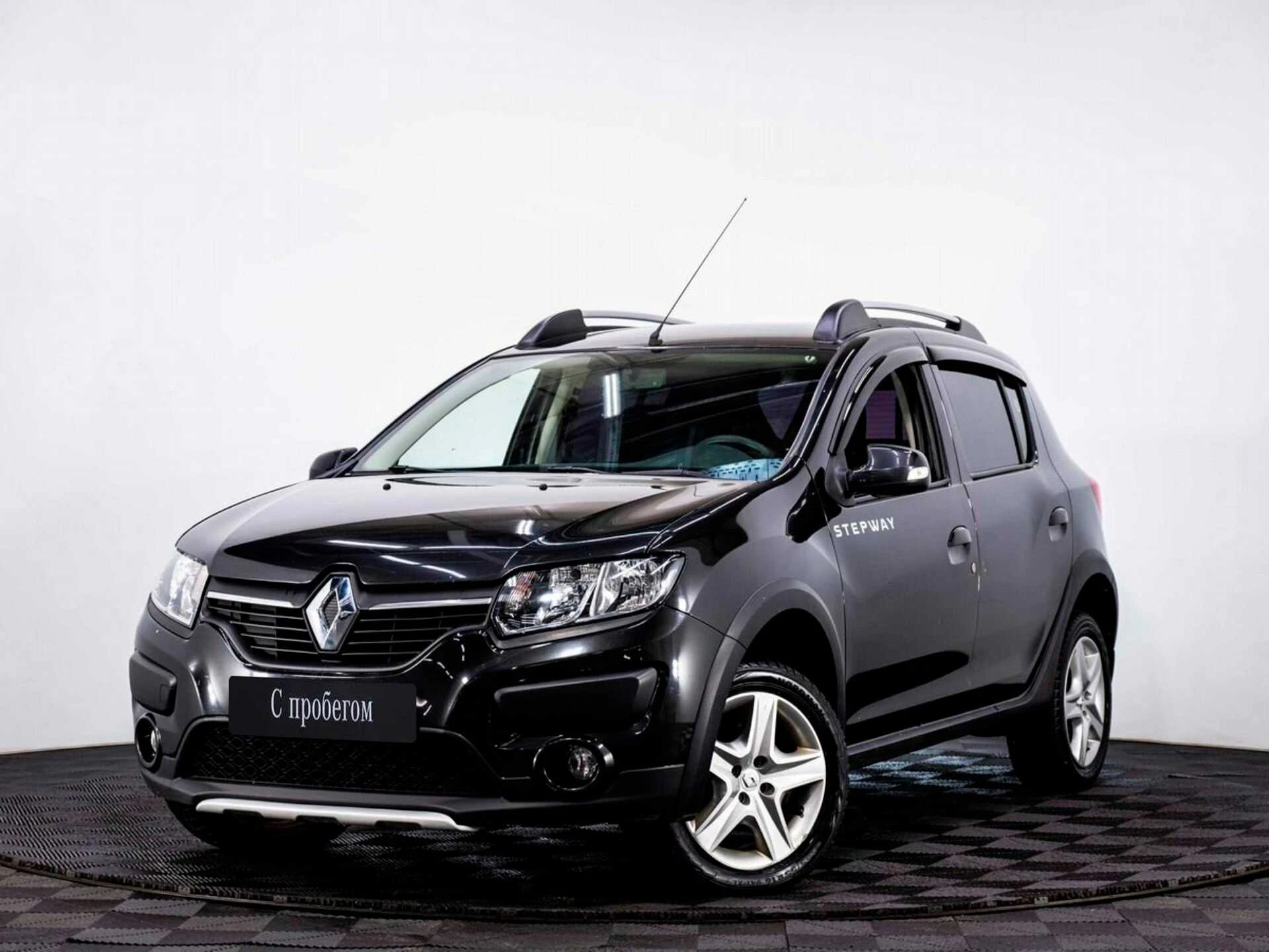RENAULT SANDERO, Черный, 2015, Механическая, 102 л.с., цена от 624 000 руб.