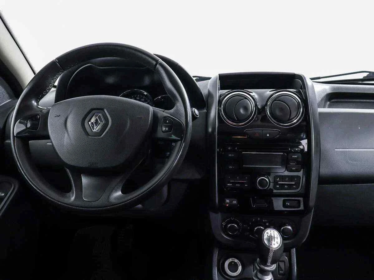 Renault Duster, Зеленый, 2016, Механическая, 109 л.с., цена от 1 054 000 руб.
