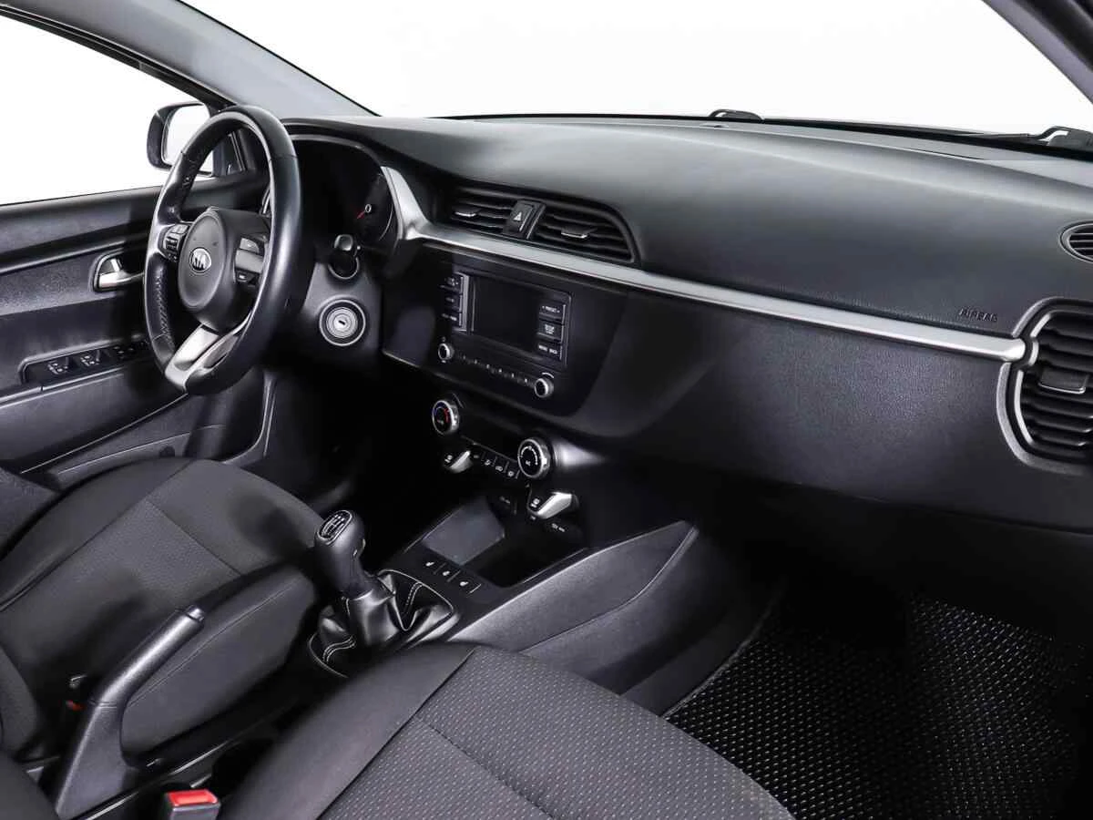 KIA Rio, Серебряный, 2020, Механическая, 123 л.с., цена от 1 050 000 руб.
