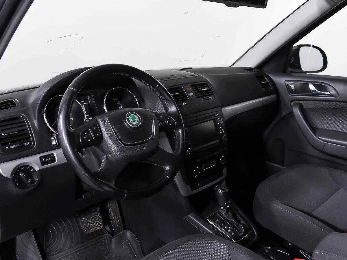 Skoda Yeti, Коричневый, 2013, Робот, 105 л.с., цена от 480 000 руб.