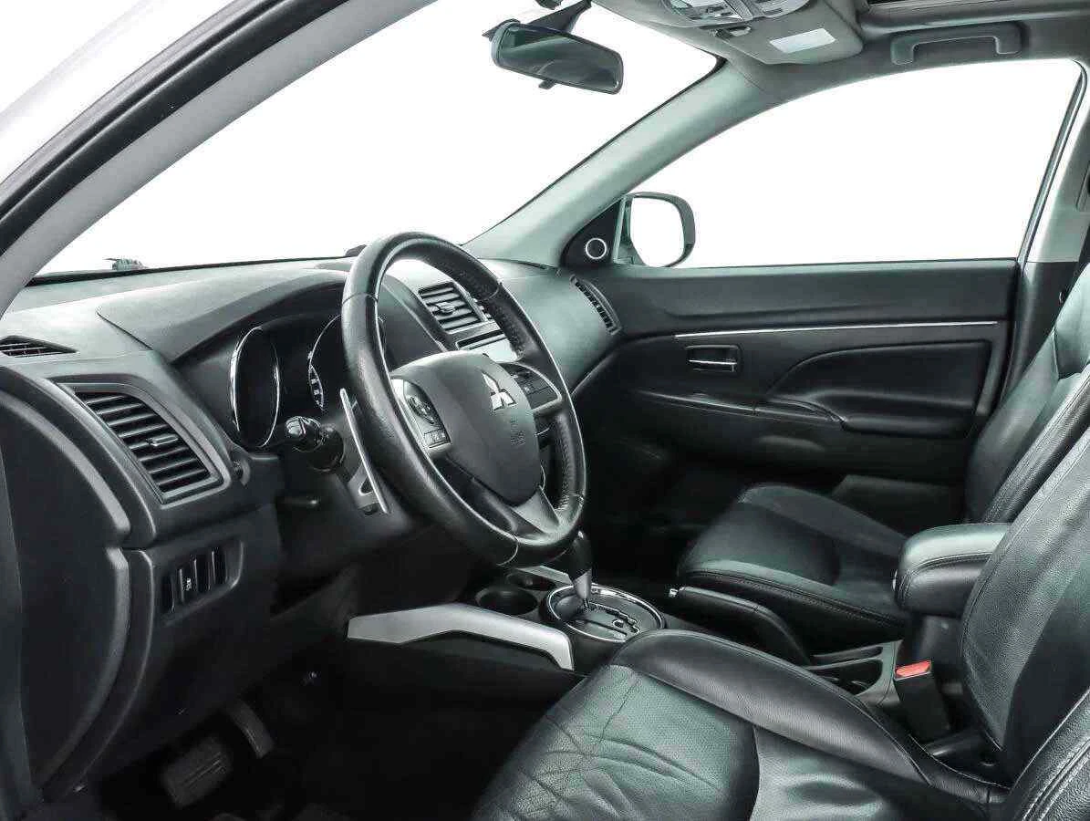 Mitsubishi ASX, Белый, 2013, Вариатор, 150 л.с., цена от 644 000 руб.