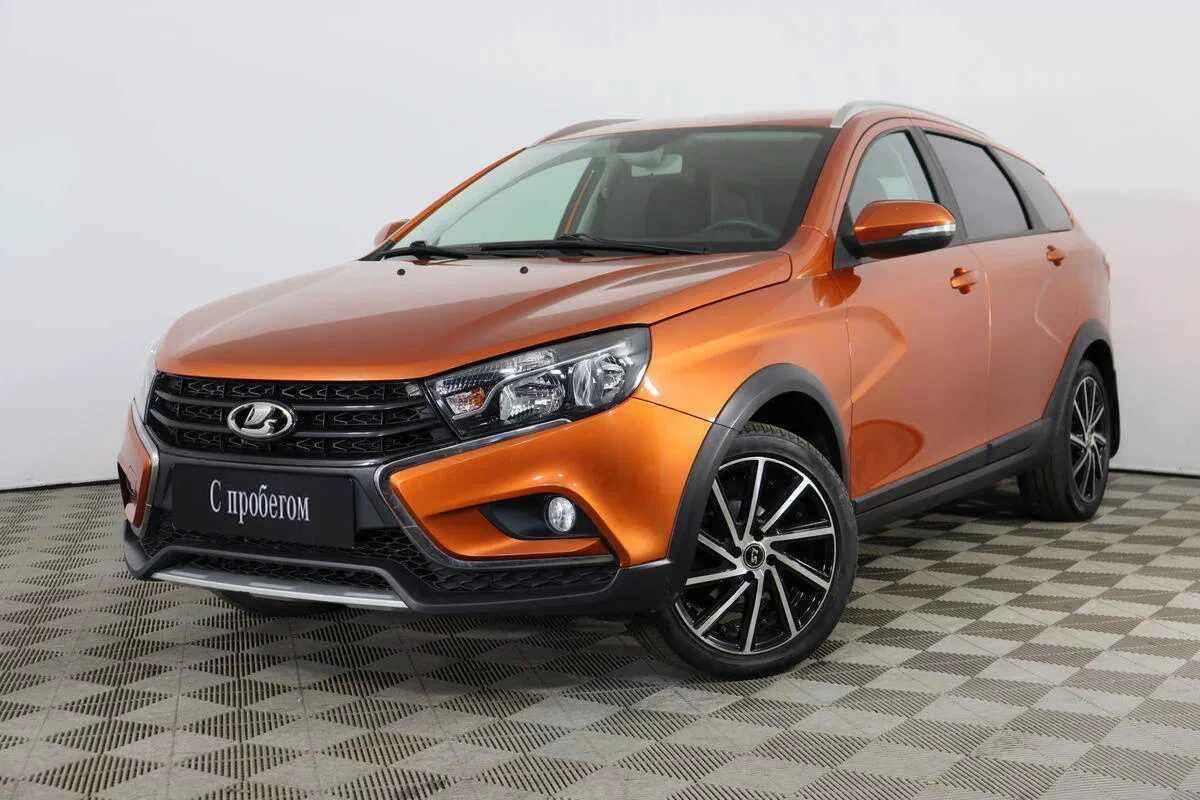 LADA Vesta SW Cross, Оранжевый, 2018, Механическая, 106 л.с., цена от 579 000 руб.