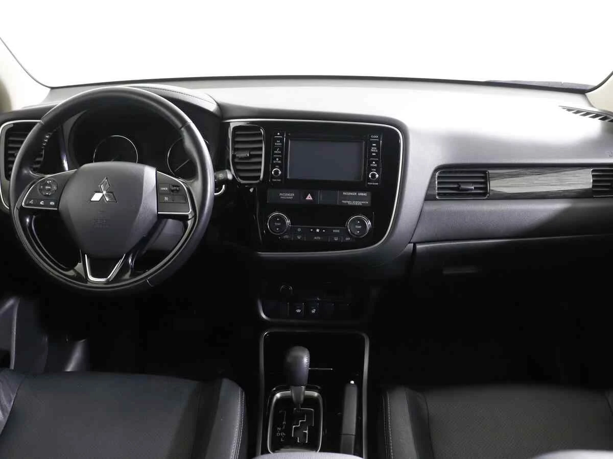 Mitsubishi Outlander, Белый, 2018, Вариатор, 146 л.с., цена от 1 289 000 руб.