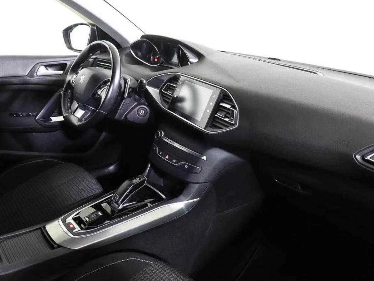 Peugeot 308, Серый, 2018, Автоматическая, 131 л.с., цена от 615 000 руб.