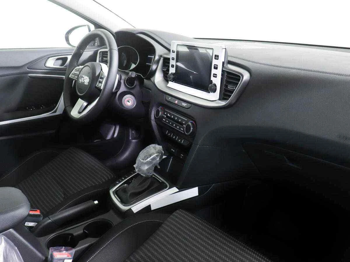 KIA Ceed, Белый, 2022, Автоматическая, 128 л.с., цена от 1 500 000 руб.