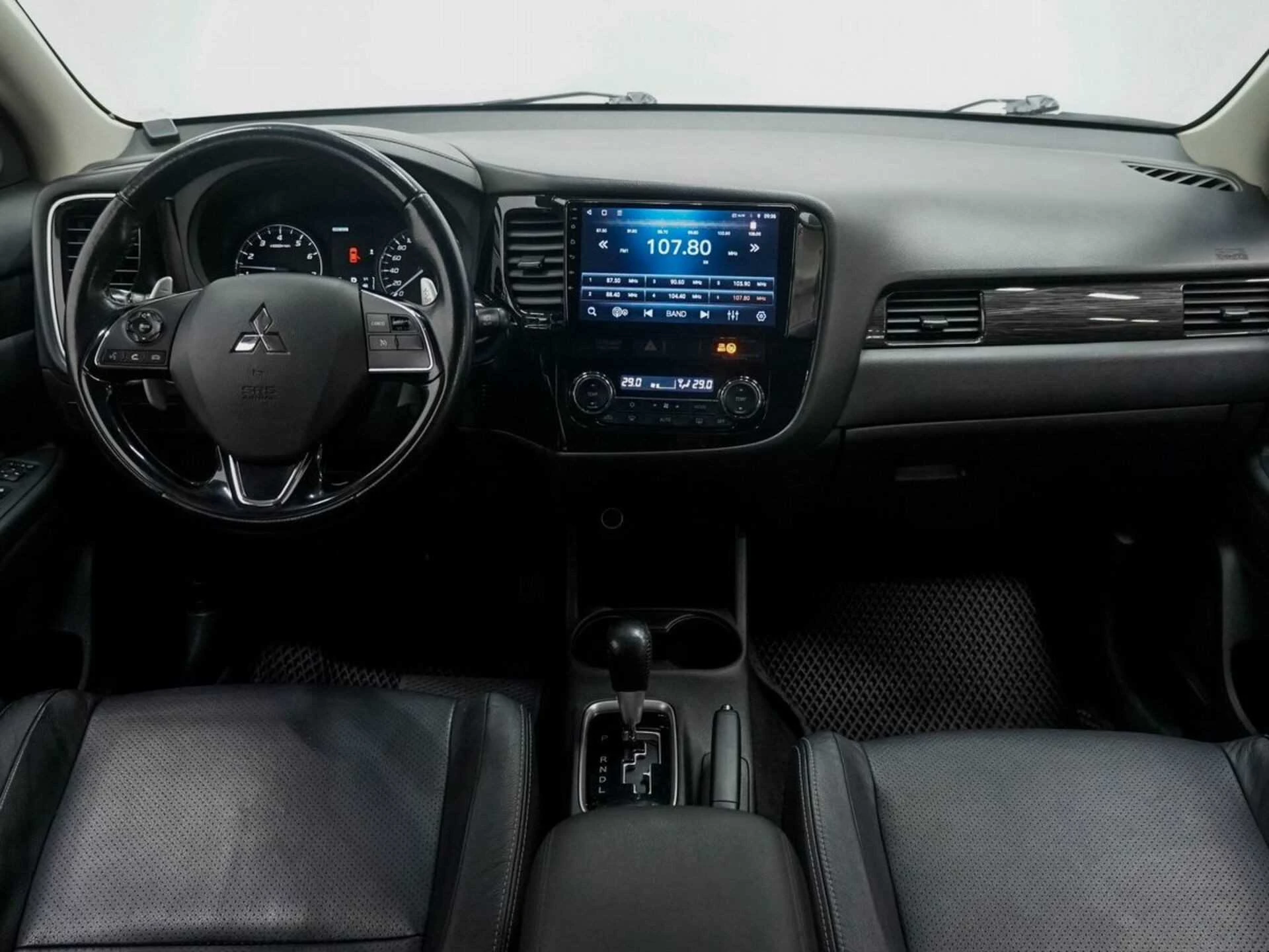 MITSUBISHI OUTLANDER, Белый, 2016, Вариатор, 167 л.с., цена от 1 120 000 руб.