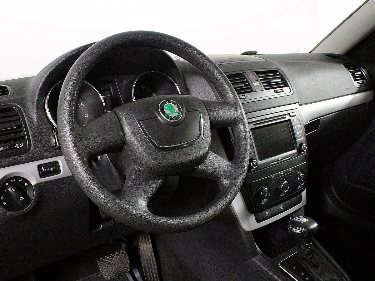 Skoda Yeti, Серый, 2012, Робот, 152 л.с., цена от 699 000 руб.