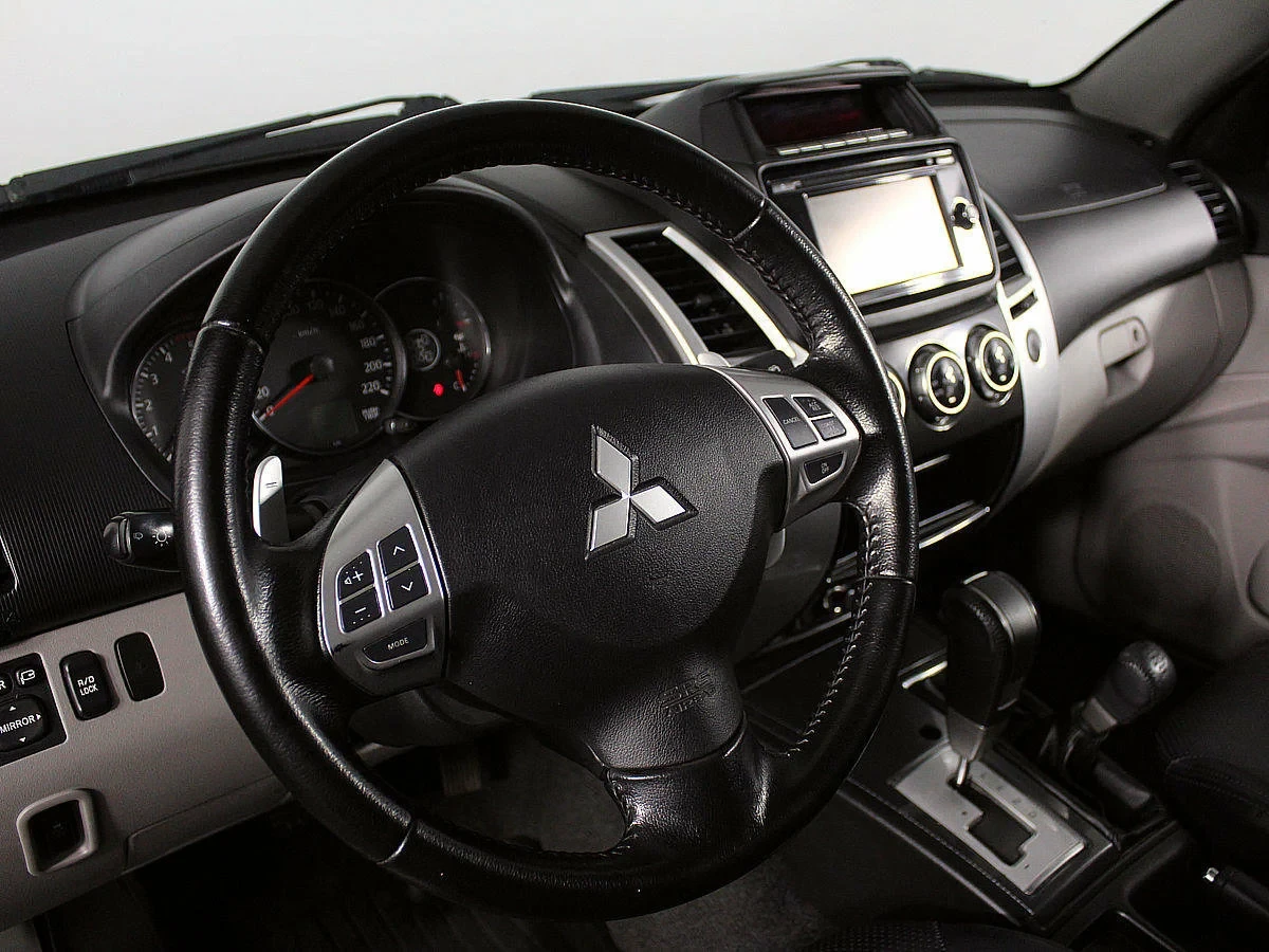 Mitsubishi Pajero Sport, Черный, 2014, Автоматическая, 178 л.с., цена от 1 471 000 руб.