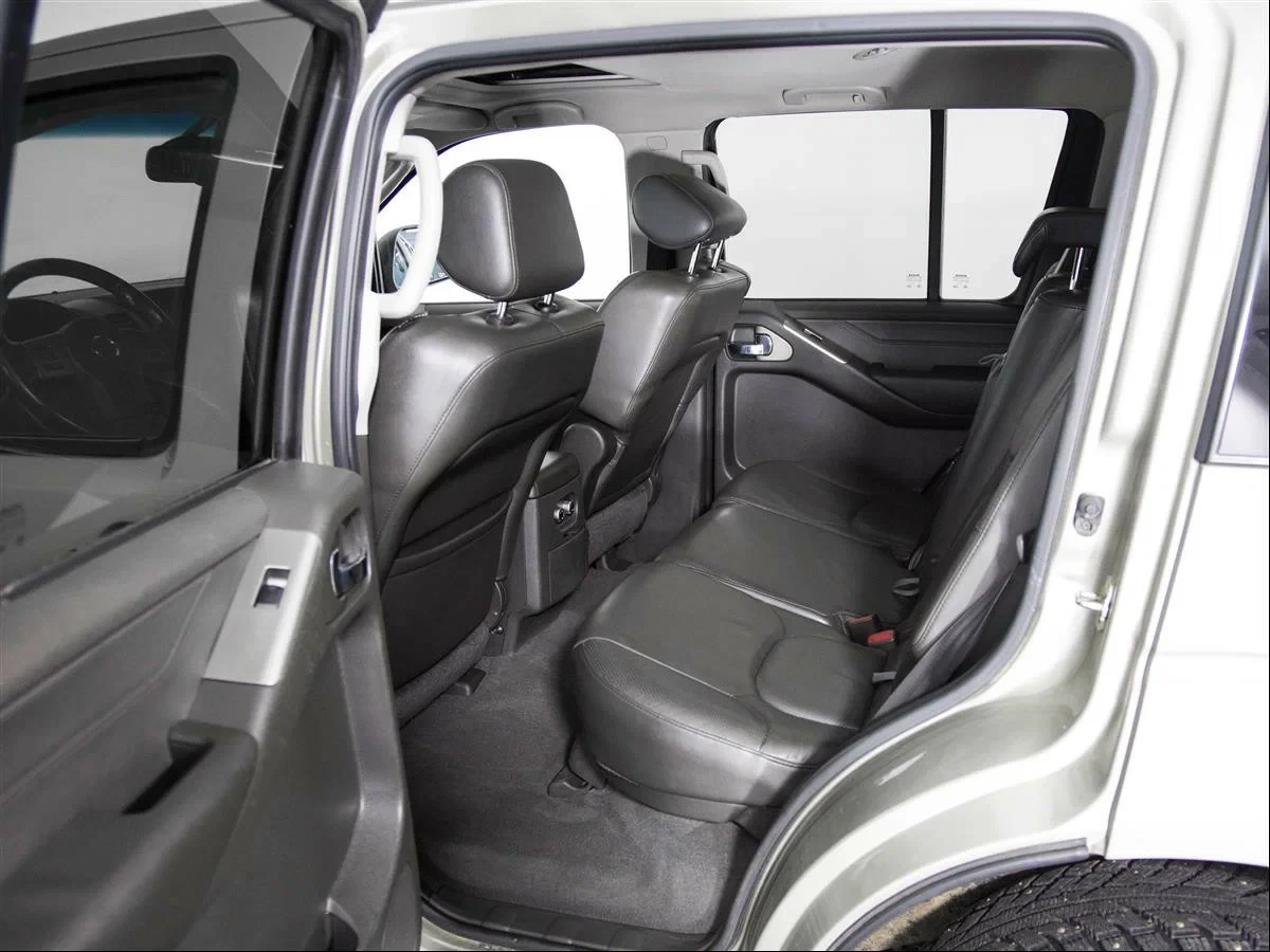 Nissan Pathfinder, Серебряный, 2008, Автоматическая, 174 л.с., цена от 832 000 руб.