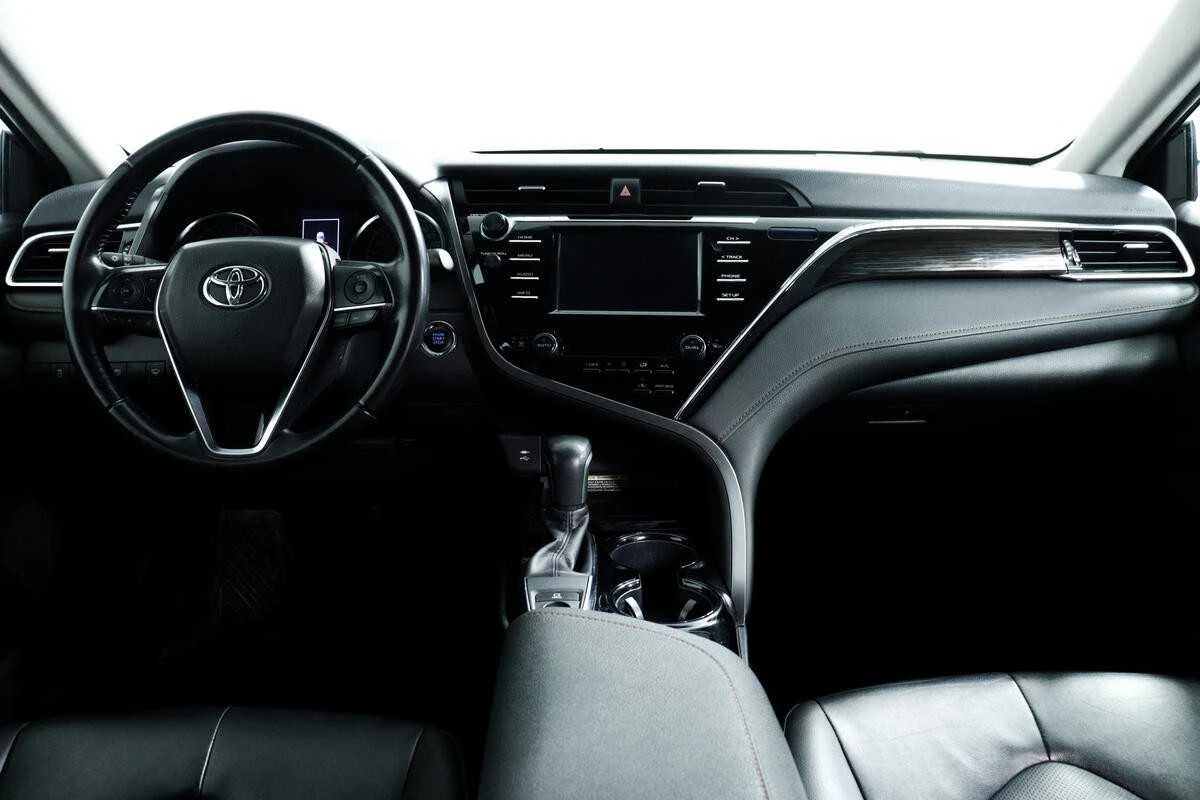 TOYOTA CAMRY, Белый, 2018, Автоматическая, 181 л.с., цена от 1 872 000 руб.