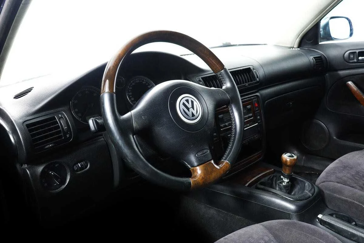 VOLKSWAGEN PASSAT, Зеленый, 2003, Механическая, 150 л.с., цена от 280 000 руб.