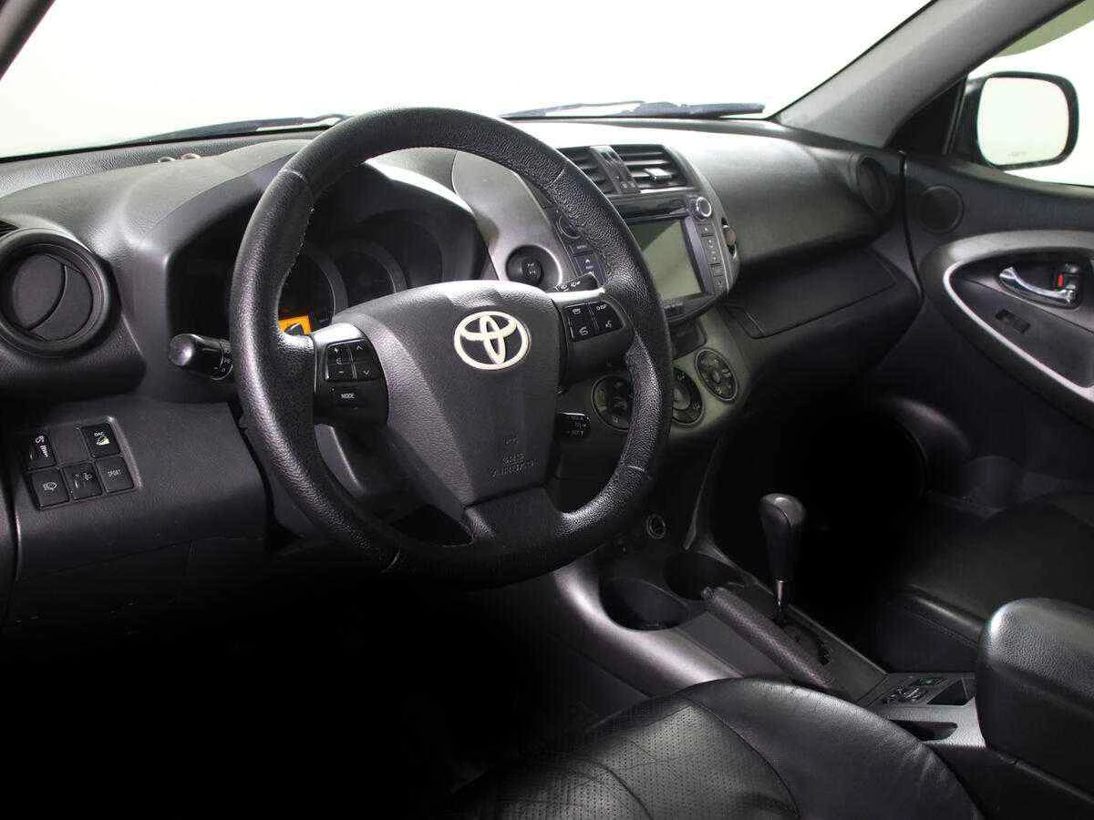 Toyota RAV 4, Коричневый, 2011, Вариатор, 158 л.с., цена от 749 000 руб.