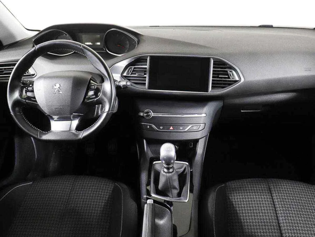 Peugeot 308, Серый, 2019, Механическая, 131 л.с., цена от 705 000 руб.