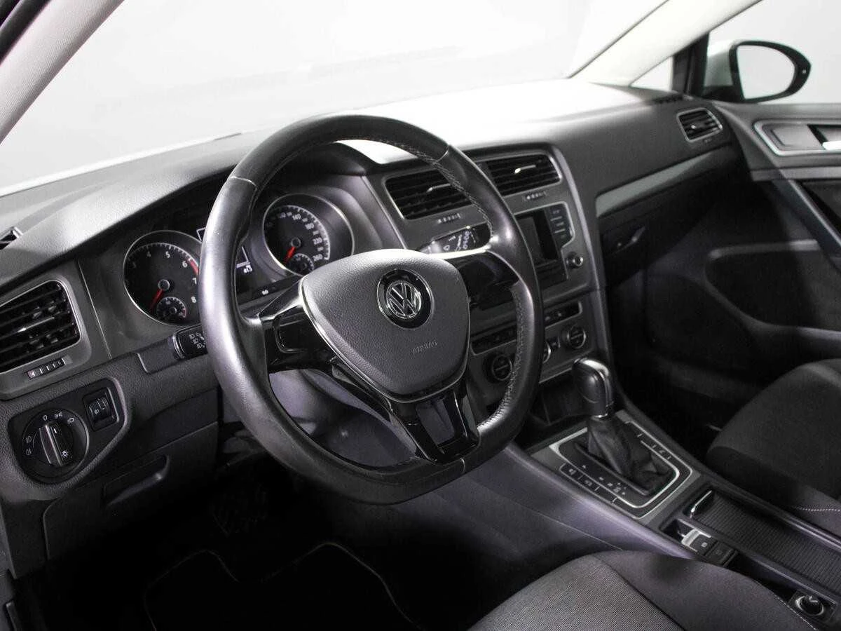 VOLKSWAGEN GOLF, Белый, 2013, Робот, 122 л.с., цена от 664 000 руб.