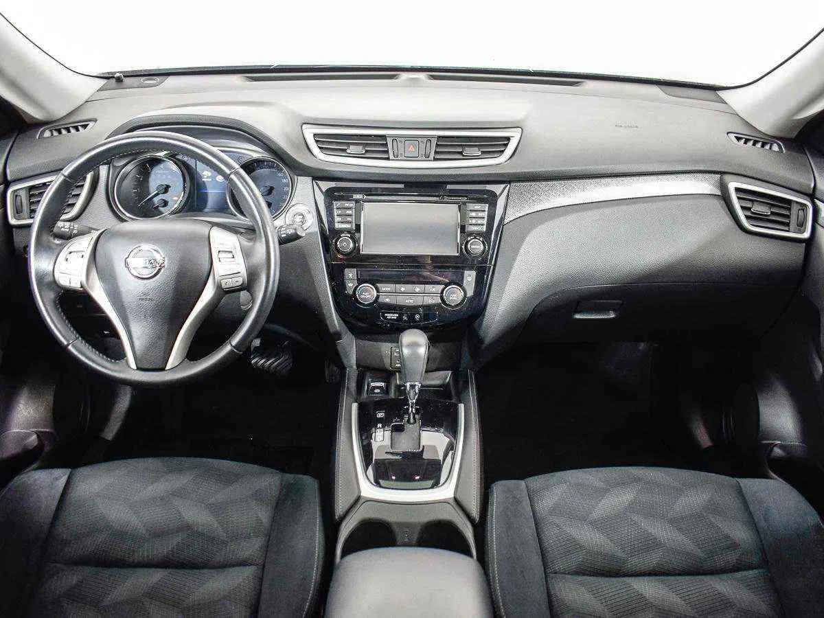 Nissan X-Trail, Серебряный, 2015, Вариатор, 144 л.с., цена от 1 166 000 руб.