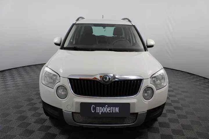 Skoda Yeti, Белый, 2013, Робот, 122 л.с., цена от 451 000 руб.