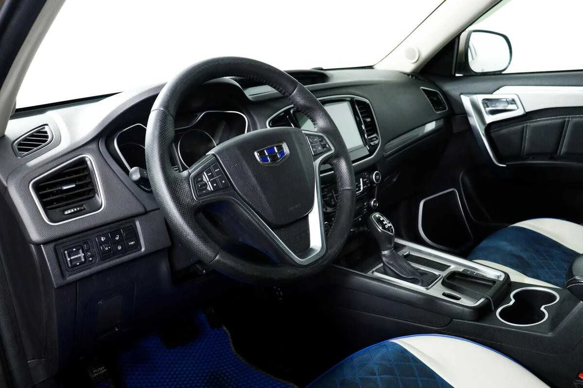 GEELY EMGRAND X7, Бежевый, 2019, Автоматическая, 139 л.с., цена от 934 400 руб.