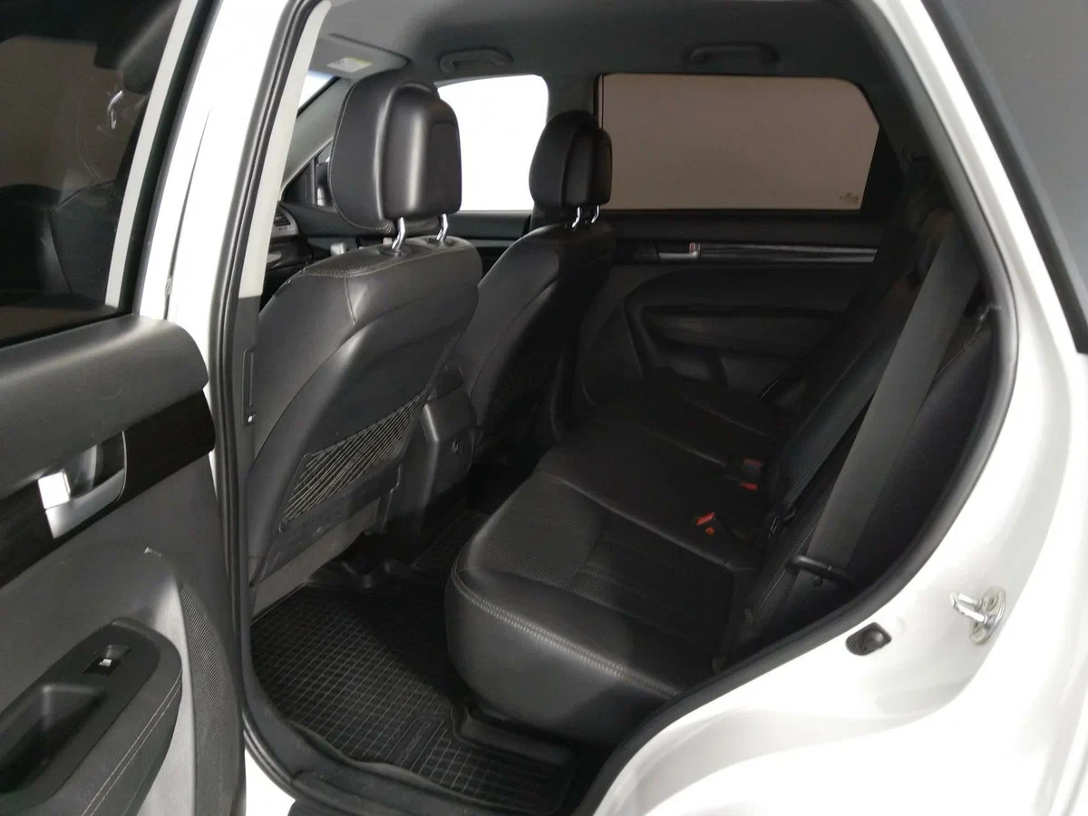 KIA Sorento, Белый, 2012, Автоматическая, 175 л.с., цена от 1 010 000 руб.