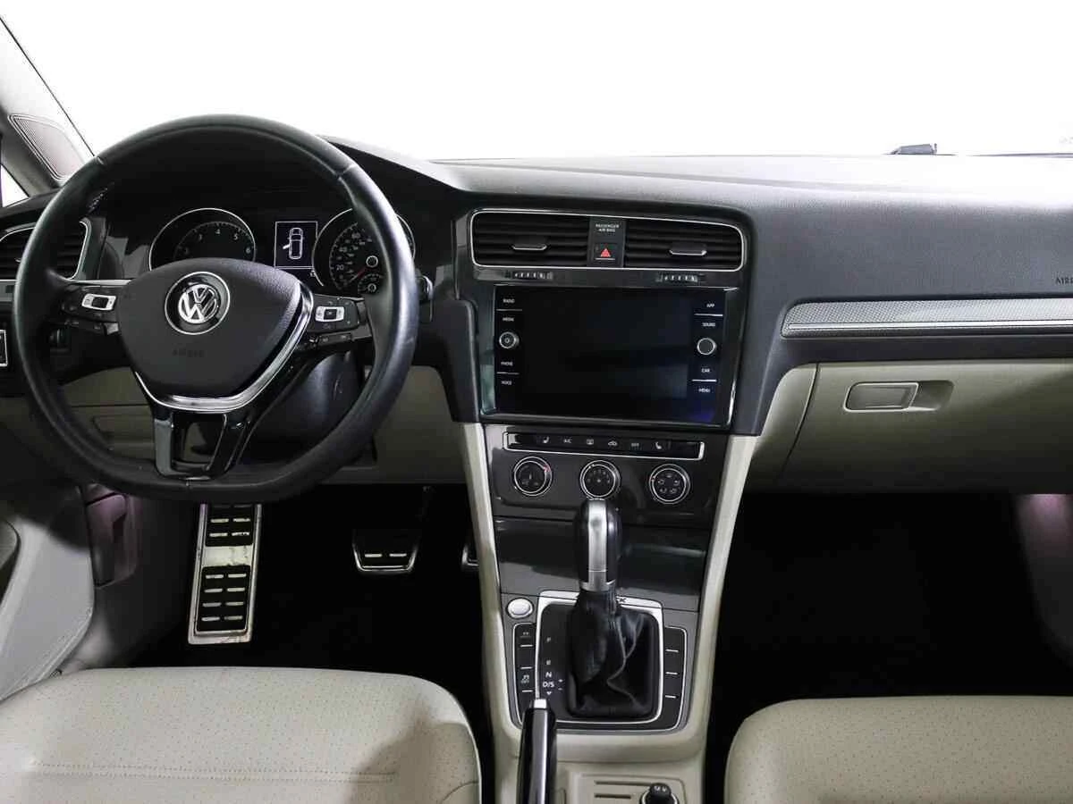 Volkswagen Golf, Белый, 2017, Робот, 170 л.с., цена от 1 450 000 руб.