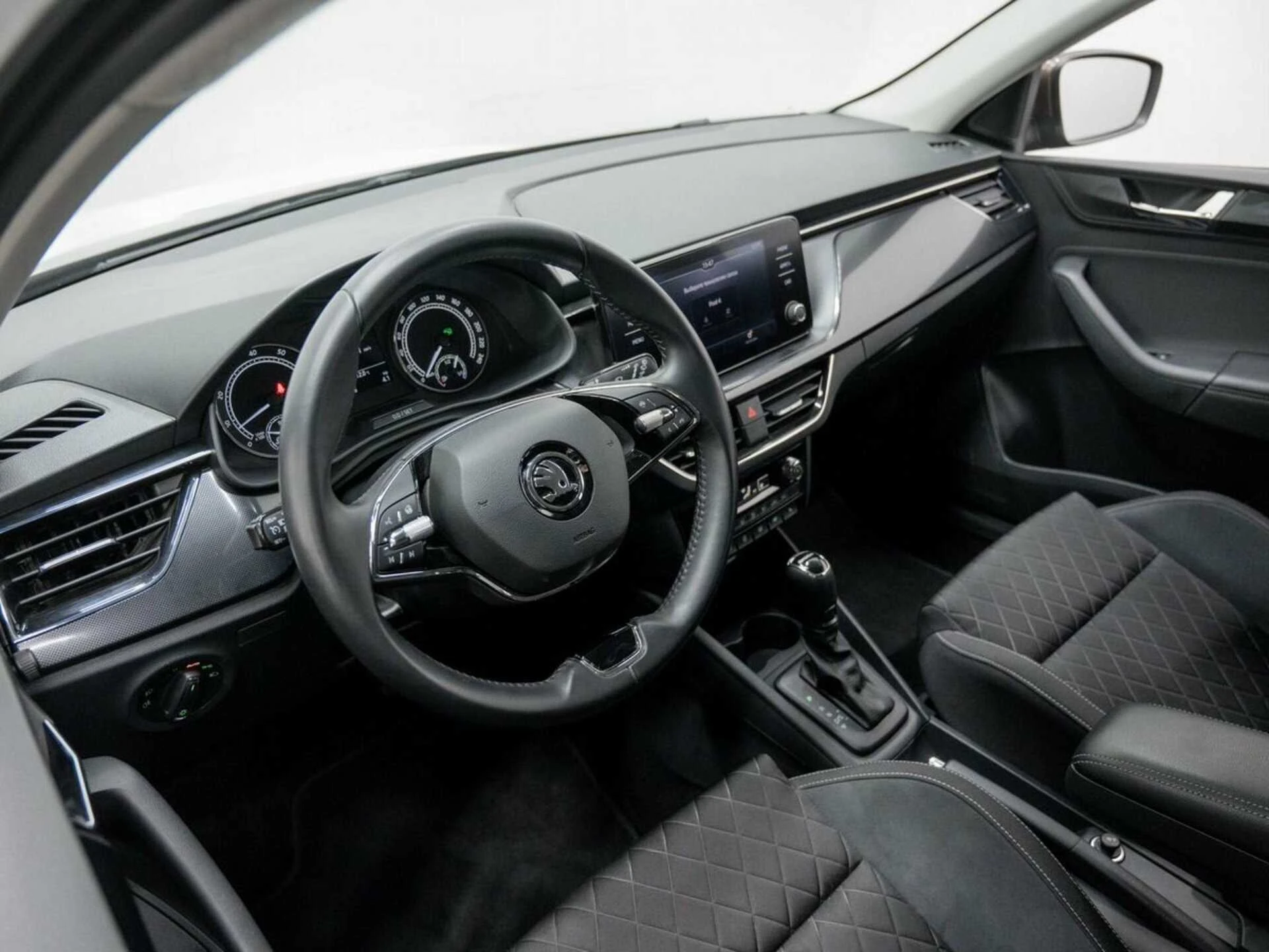 SKODA RAPID, Коричневый, 2022, Автоматическая, 110 л.с., цена от 1 324 000 руб.