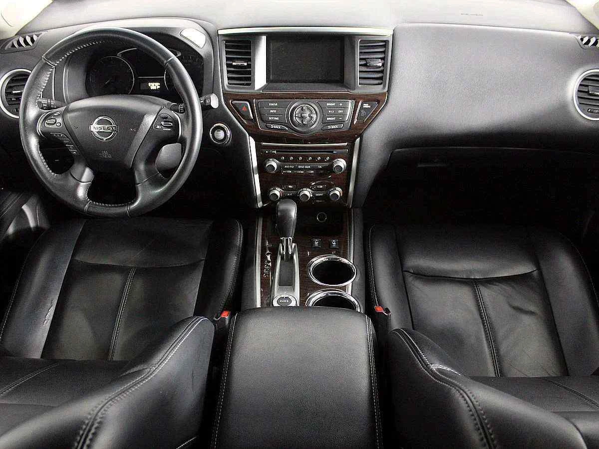 Nissan Pathfinder, Серебряный, 2014, Вариатор, 249 л.с., цена от 1 363 000 руб.