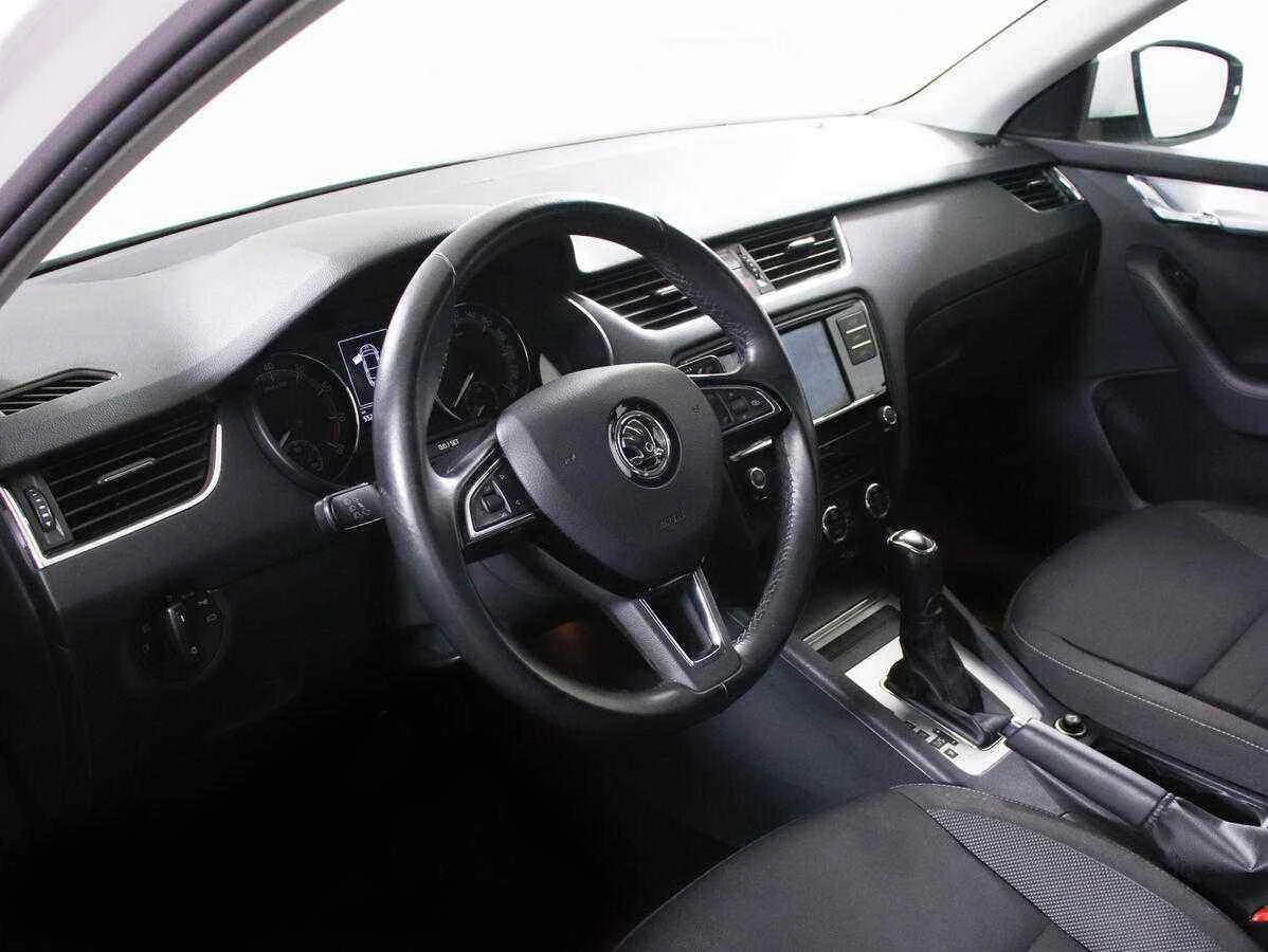 Skoda Octavia, Белый, 2017, Автоматическая, 110 л.с., цена от 990 000 руб.