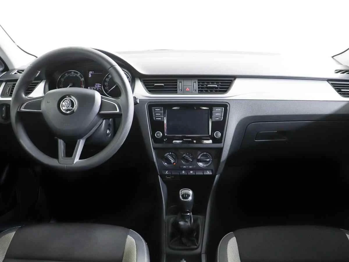 Skoda Rapid, Серебряный, 2017, Механическая, 105 л.с., цена от 579 000 руб.