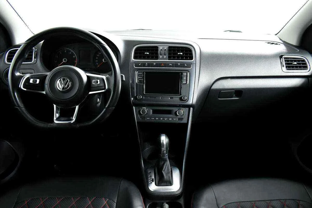 Volkswagen Polo, Оранжевый, 2018, Робот, 125 л.с., цена от 650 000 руб.