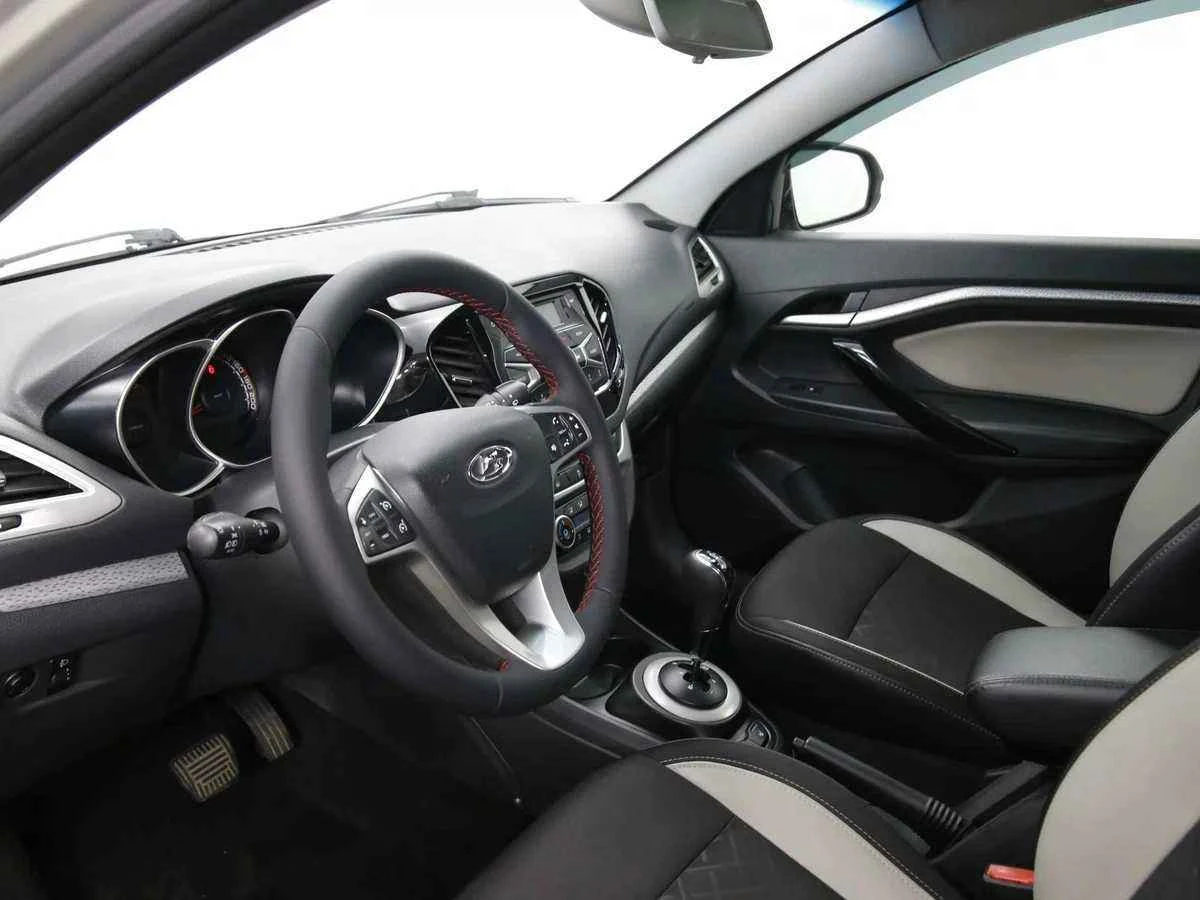 LADA Vesta SW Cross, Серебряный, 2018, Робот, 122 л.с., цена от 679 000 руб.