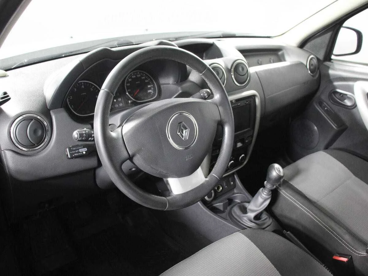RENAULT DUSTER, Серебряный, 2014, Механическая, 135 л.с., цена от 652 800 руб.