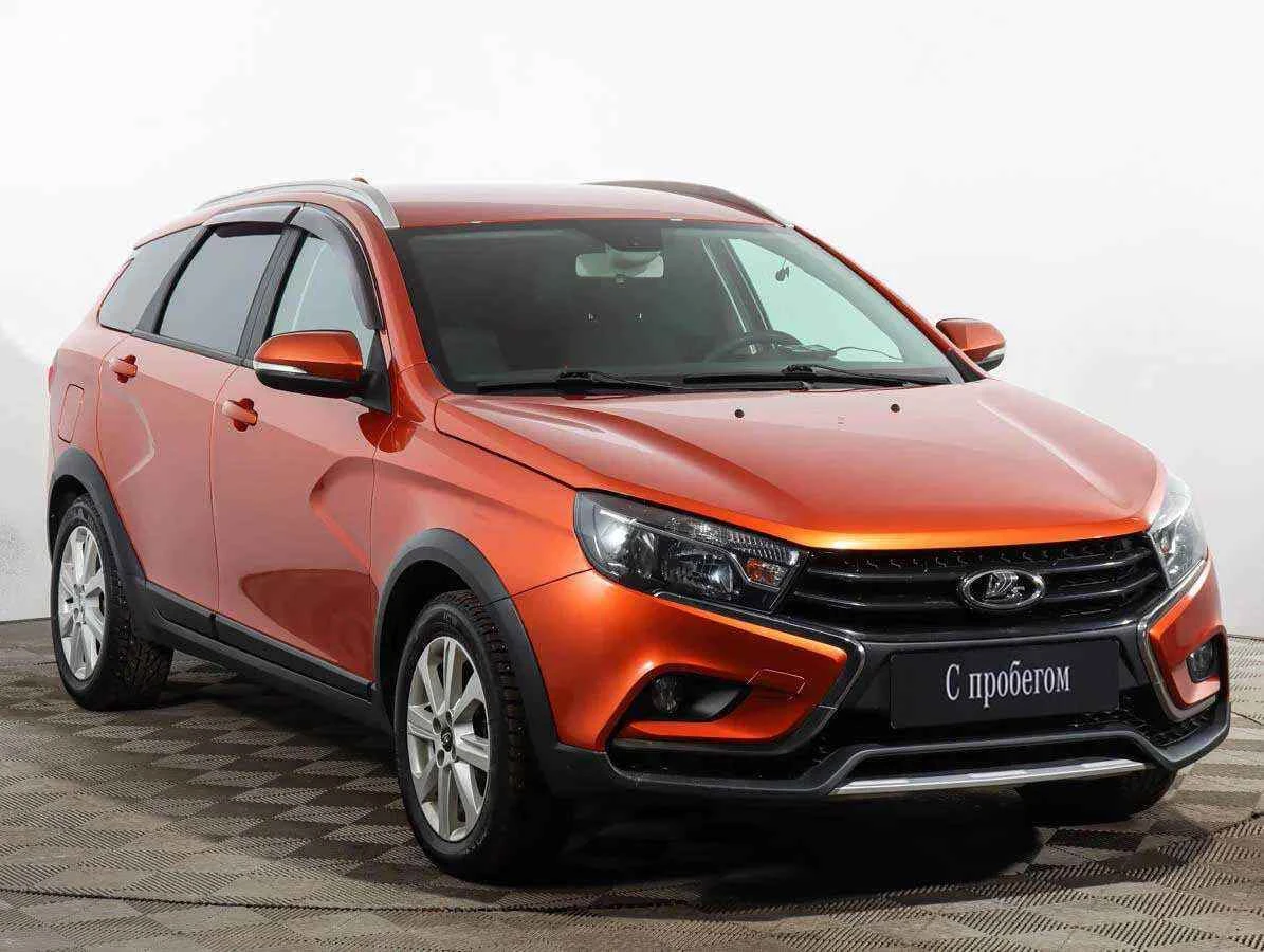 LADA Vesta SW Cross, Оранжевый, 2017, Робот, 122 л.с., цена от 555 000 руб.