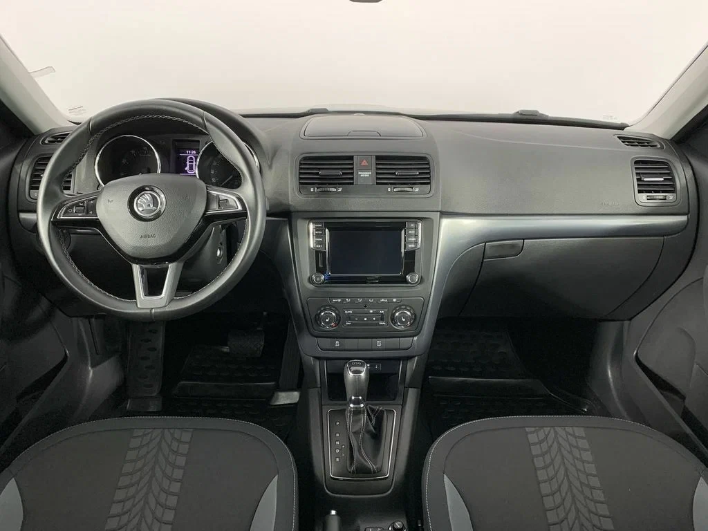 Skoda Yeti, Серый, 2015, Робот, 122 л.с., цена от 725 000 руб.