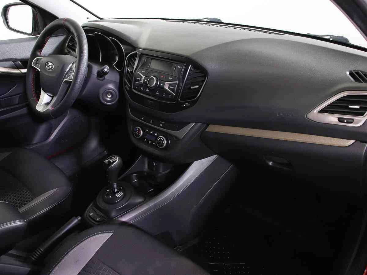 LADA Vesta SW, Красный, 2018, Робот, 122 л.с., цена от 503 000 руб.