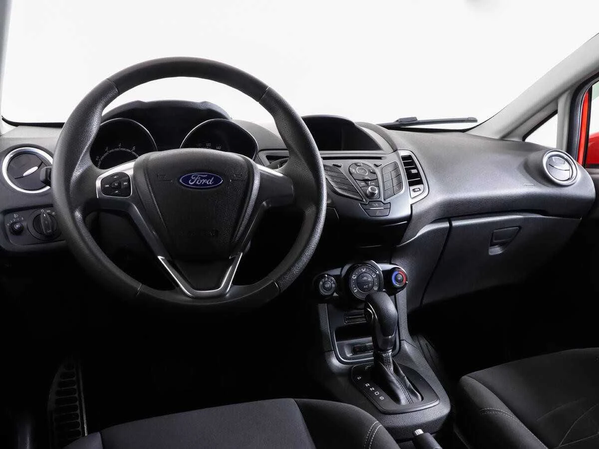 FORD FIESTA, Красный, 2018, Робот, 105 л.с., цена от 744 000 руб.