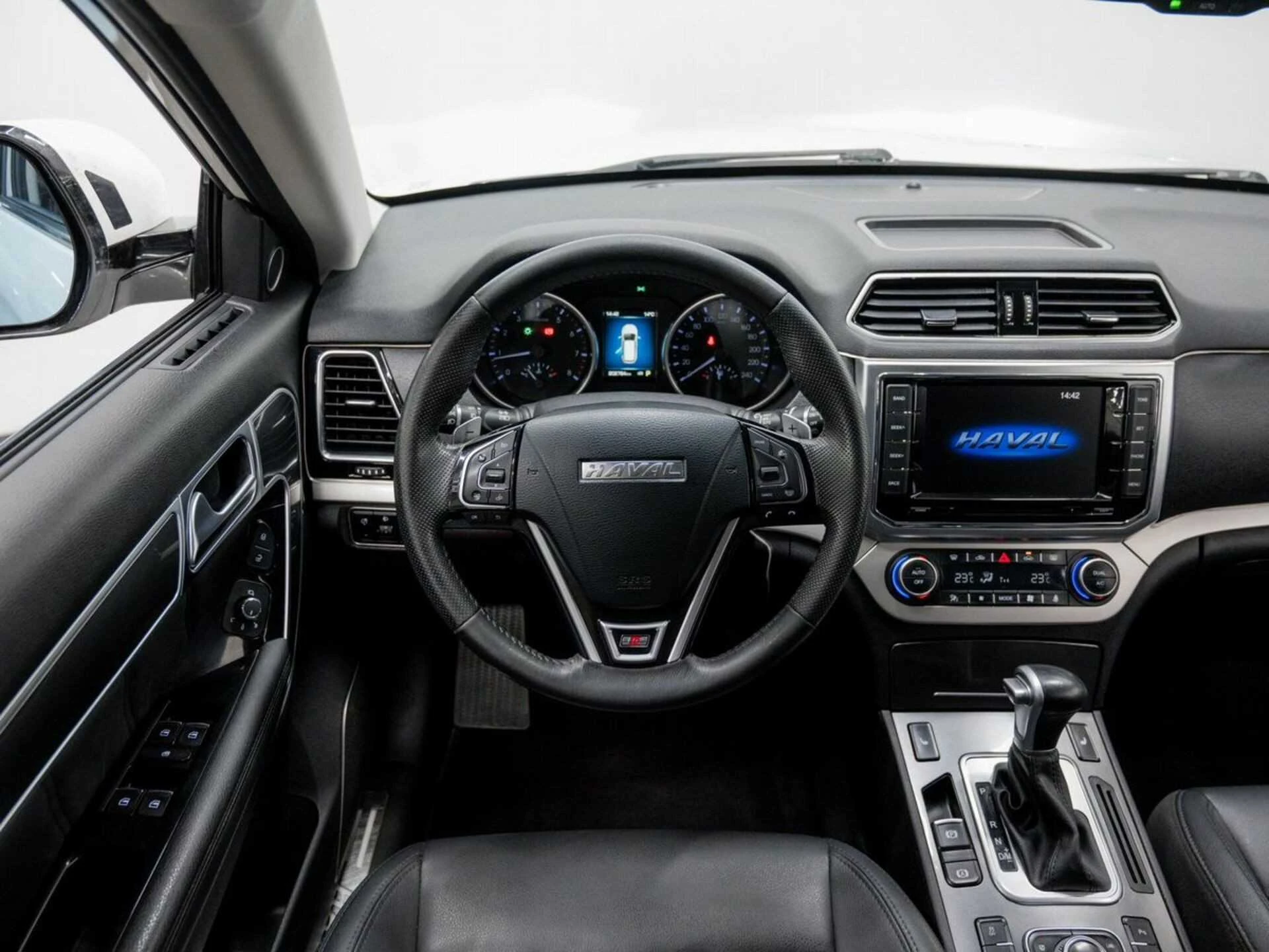HAVAL H6, Белый, 2017, Робот, 190 л.с., цена от 832 000 руб.