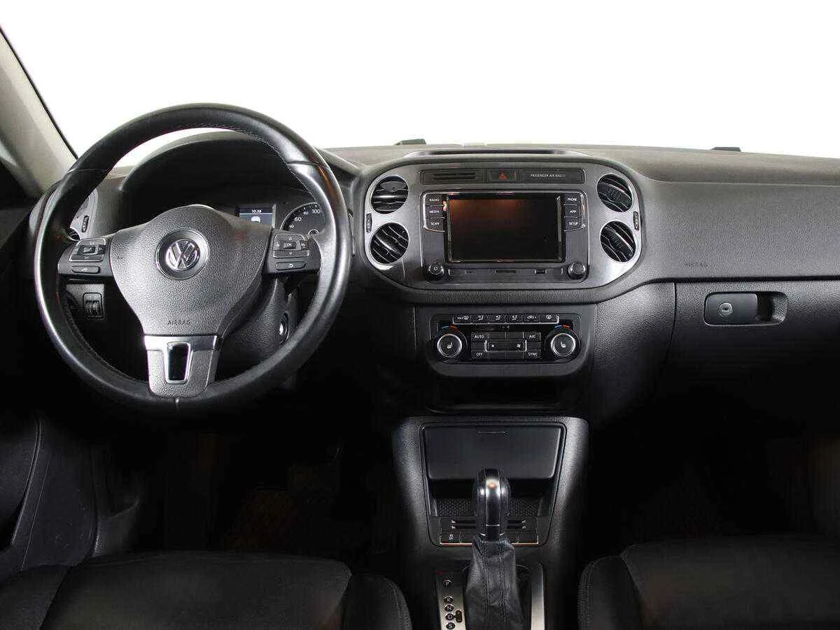 Volkswagen Tiguan, Белый, 2015, Робот, 150 л.с., цена от 1 007 000 руб.
