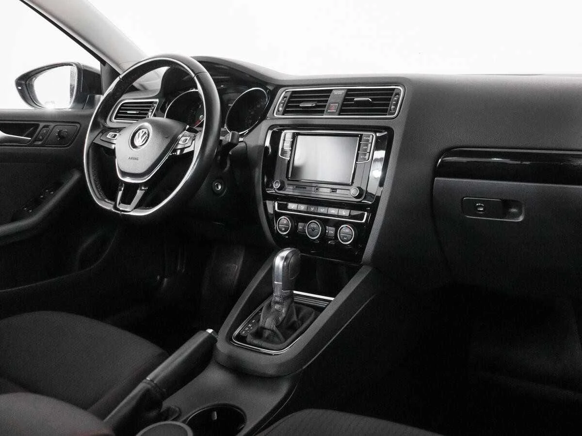 VOLKSWAGEN JETTA, Белый, 2018, Автоматическая, 110 л.с., цена от 944 000 руб.