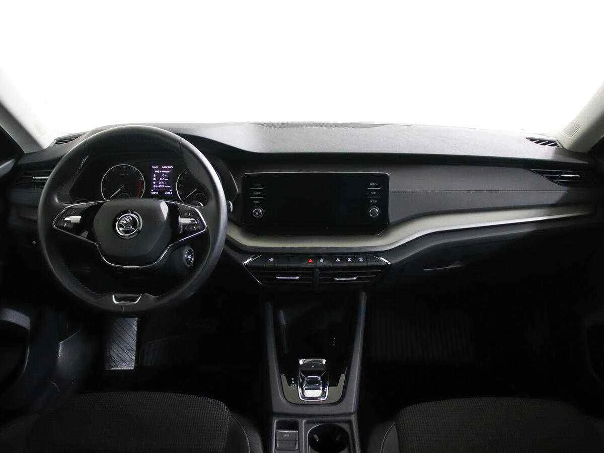 Skoda Octavia, Белый, 2020, Автоматическая, 150 л.с., цена от 1 300 000 руб.