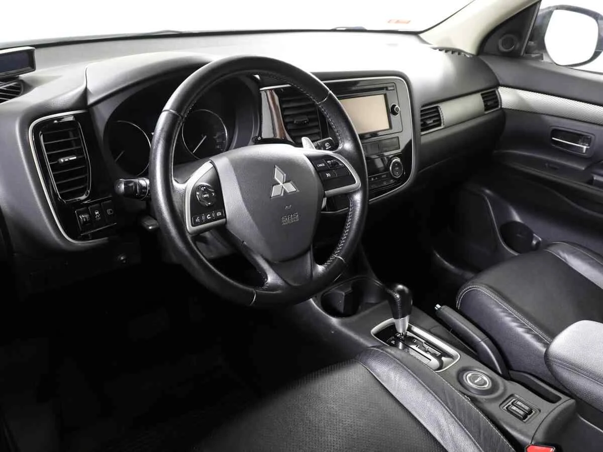 Mitsubishi Outlander, Белый, 2012, Вариатор, 167 л.с., цена от 829 000 руб.