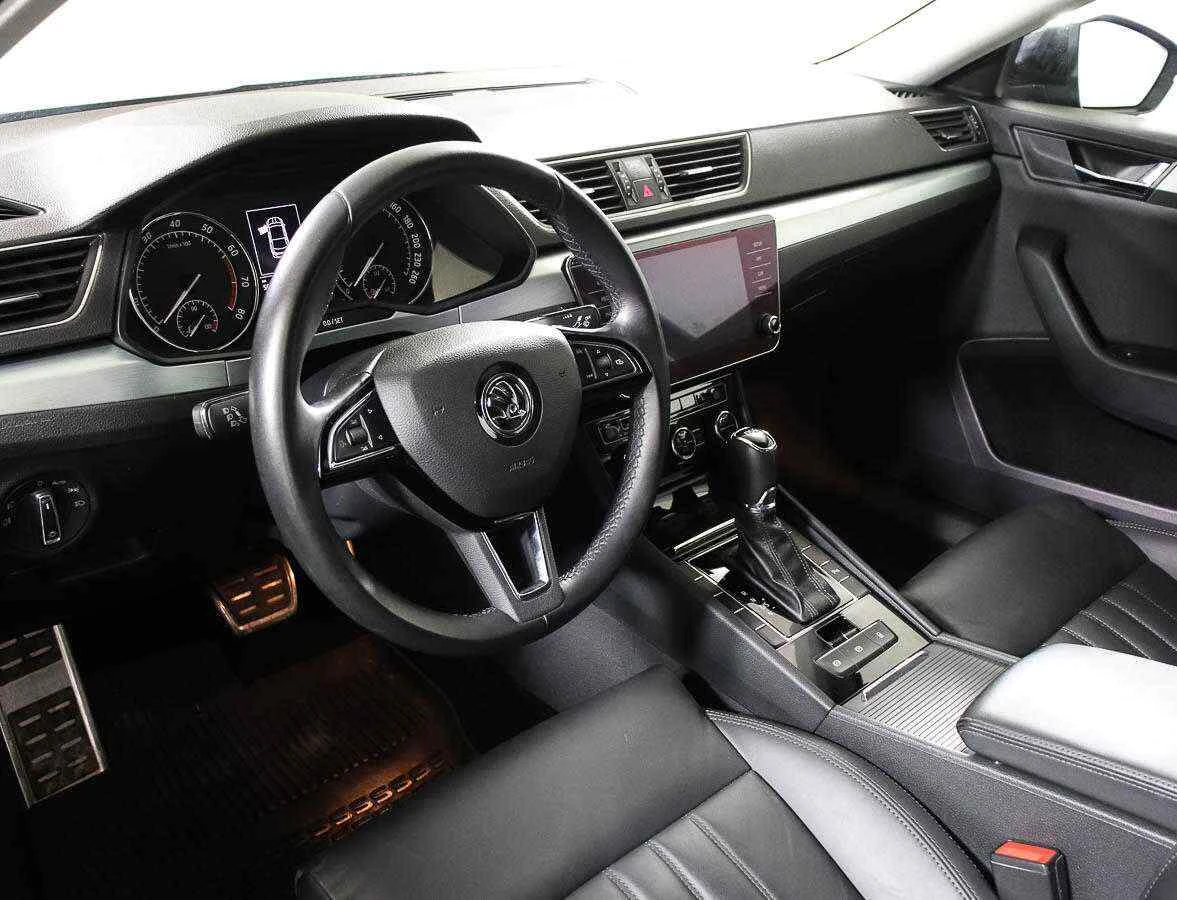 Skoda Superb, Черный, 2018, Робот, 150 л.с., цена от 1 460 000 руб.