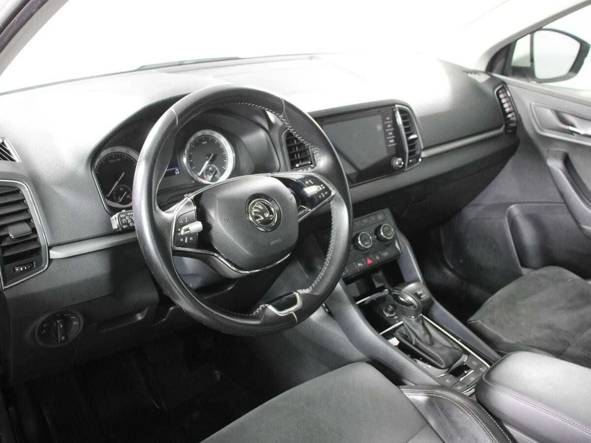 SKODA KAROQ, Белый, 2020, Робот, 150 л.с., цена от 1 227 200 руб.