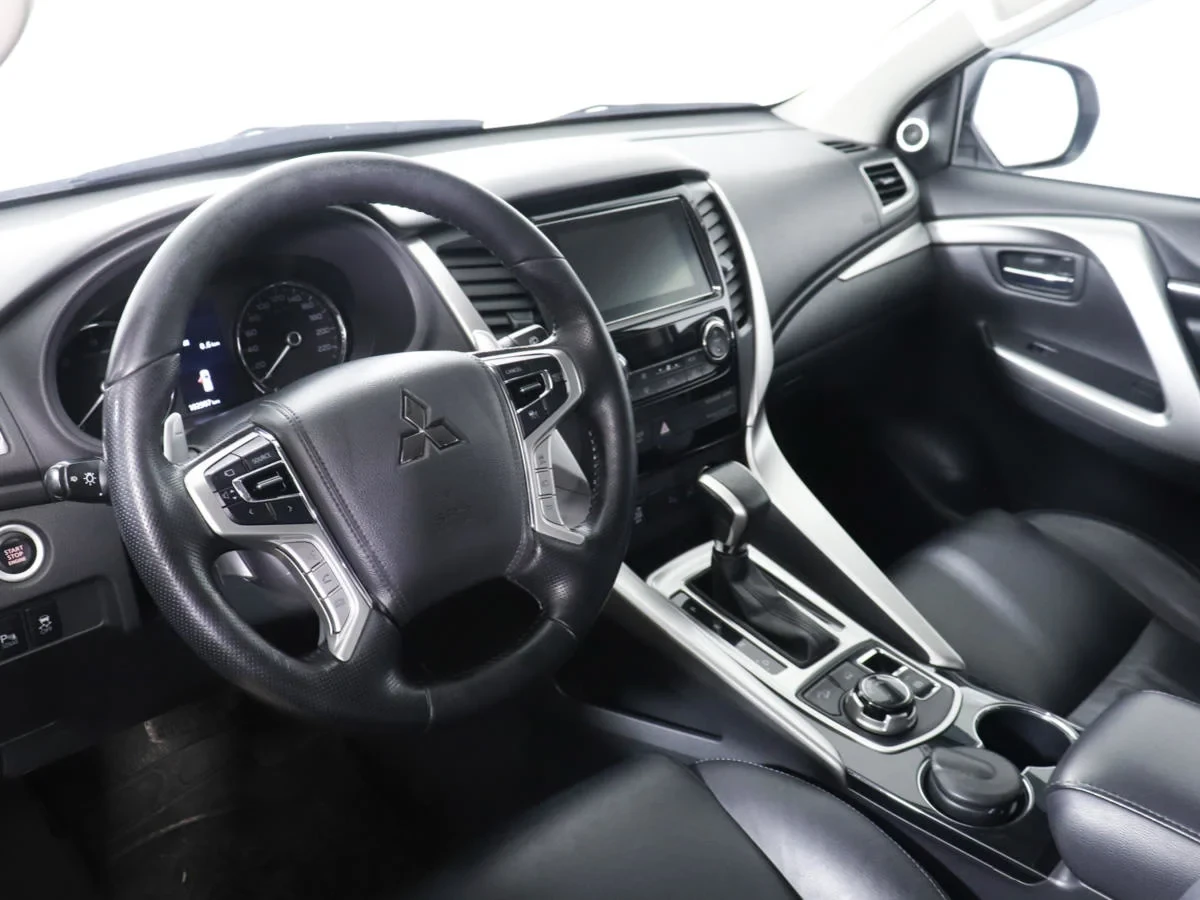 Mitsubishi Pajero Sport, Белый, 2018, Автоматическая, 181 л.с., цена от 2 505 500 руб.