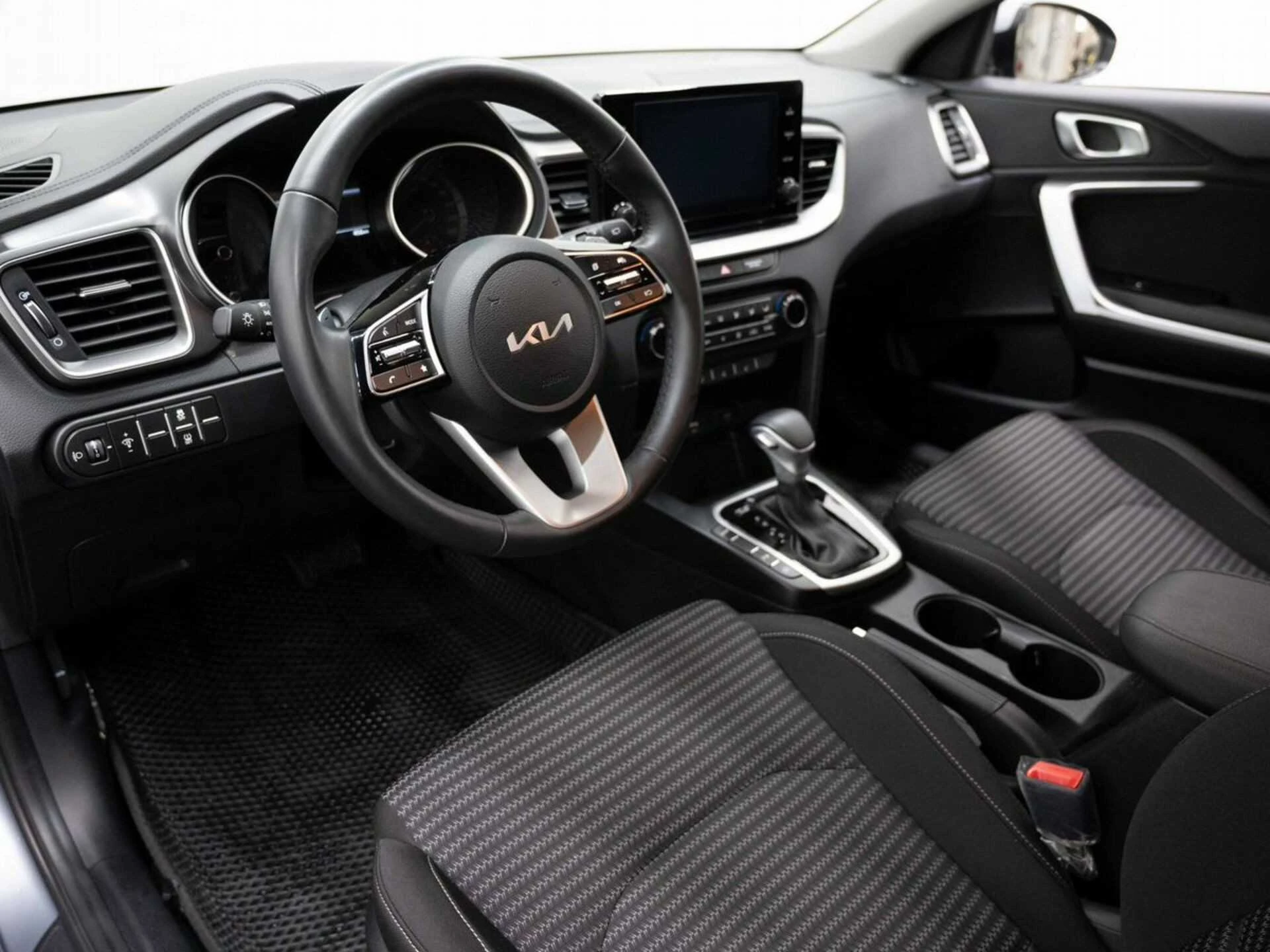 KIA CEED, Серебряный, 2022, Автоматическая, 128 л.с., цена от 1 664 000 руб.