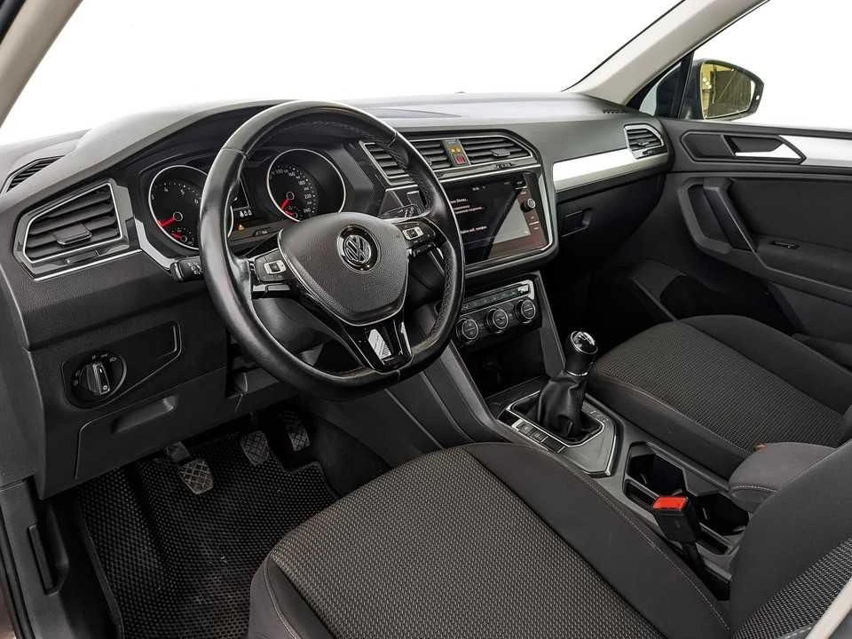 VOLKSWAGEN TIGUAN, Коричневый, 2020, Механическая, 125 л.с., цена от 1 433 600 руб.