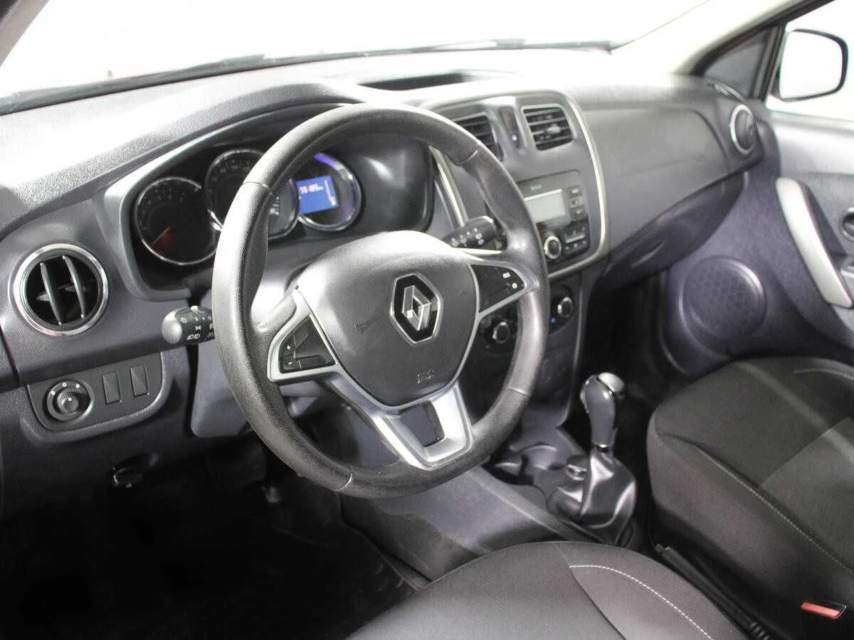 RENAULT SANDERO, Красный, 2018, Автоматическая, 102 л.с., цена от 863 200 руб.