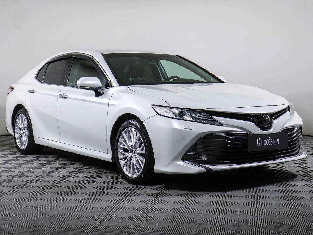 Toyota Camry, Белый, 2018, Автоматическая, 249 л.с., цена от 2 240 000 руб.