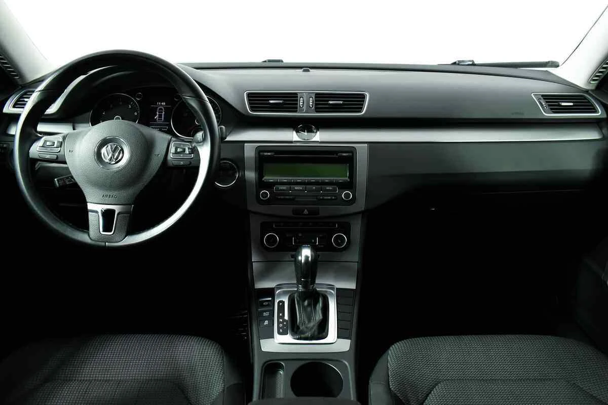Volkswagen Passat, Черный, 2011, Робот, 152 л.с., цена от 450 000 руб.