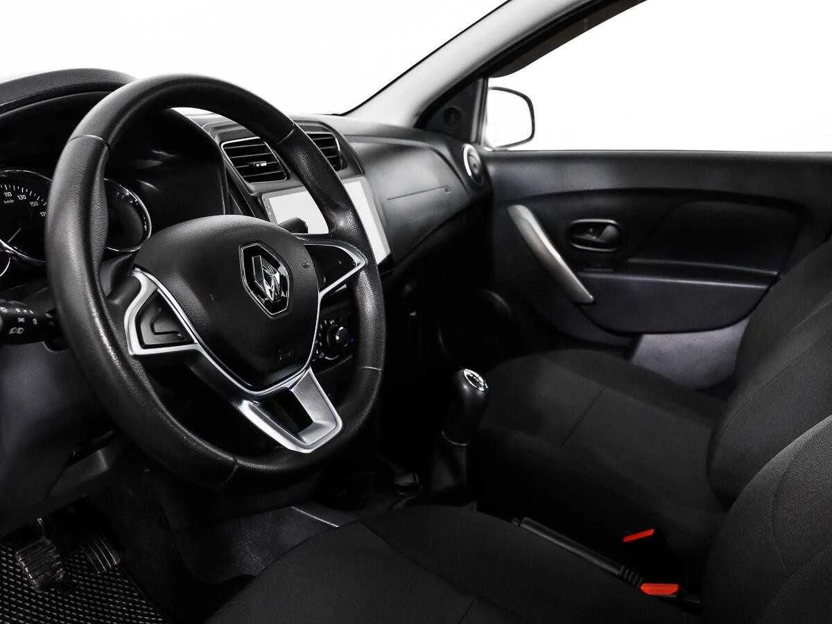 RENAULT LOGAN, Белый, 2018, Механическая, 82 л.с., цена от 520 000 руб.